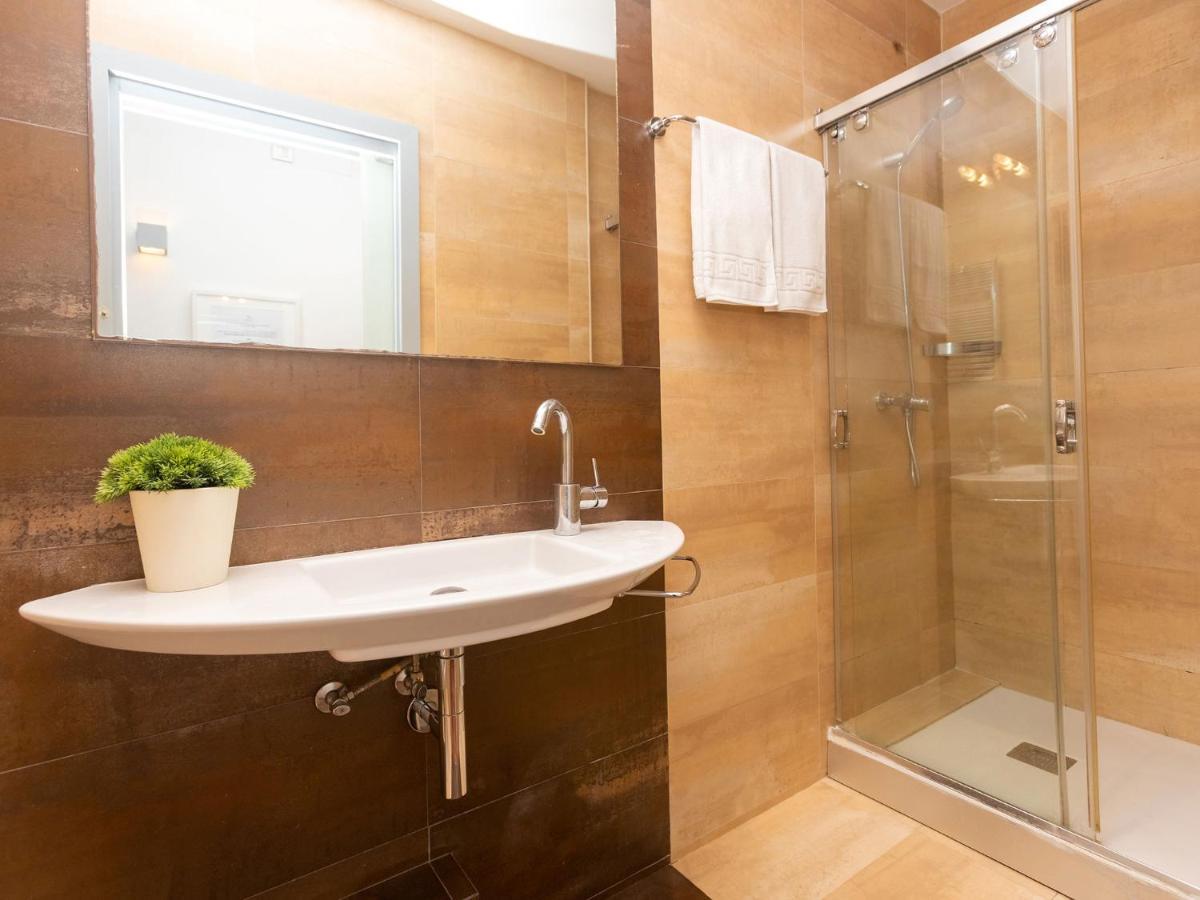 Apartment Centro- Passeig De Gracia - Casa Batllo By Interhome Barcelona Exteriér fotografie